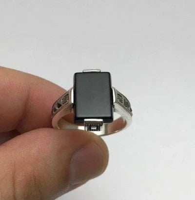 FALCON ONYX RING